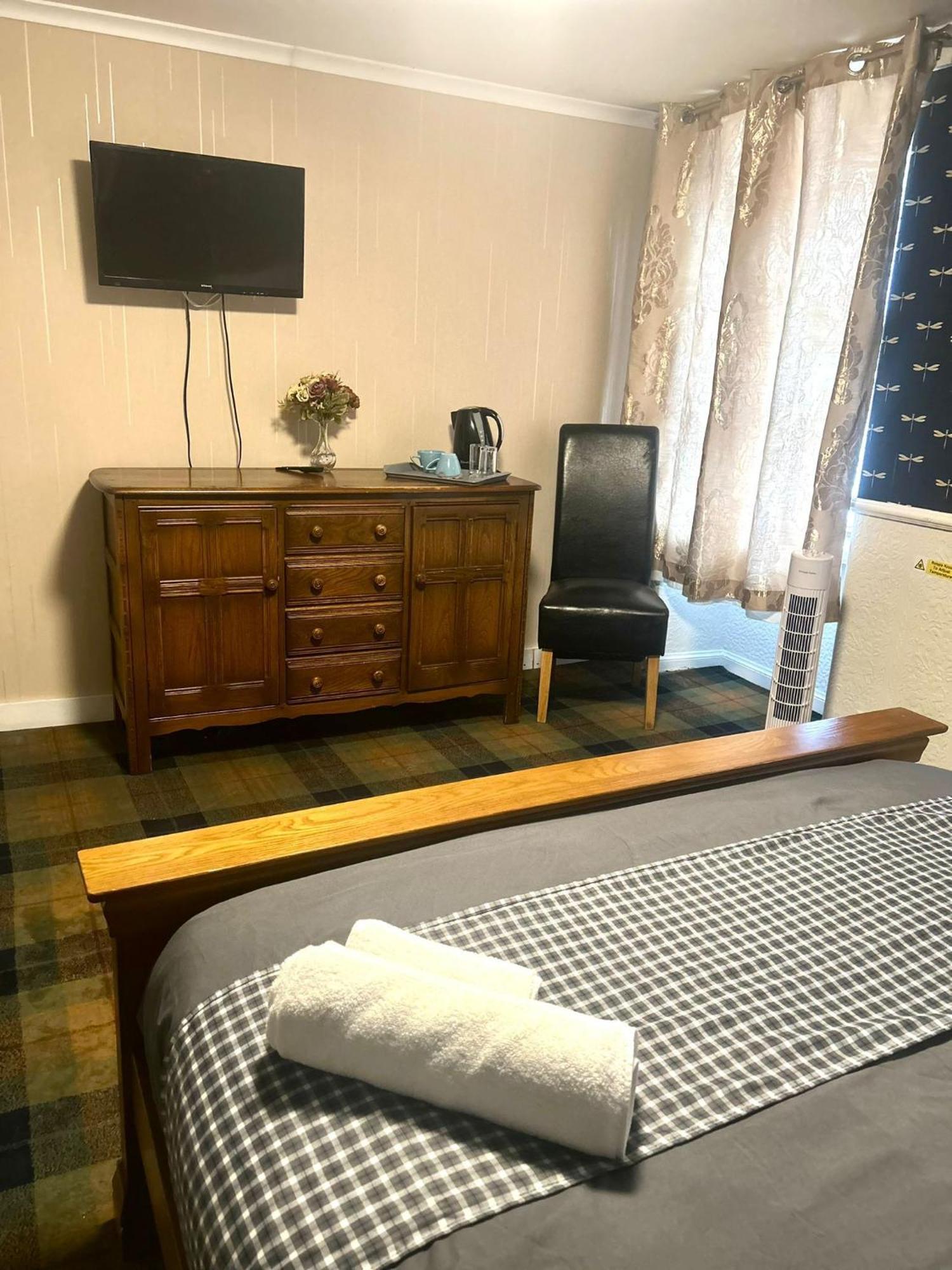 Self Check In Room Accommodation Only The Castle, Колдстрийм Екстериор снимка